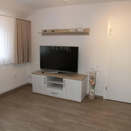 Julius 4 Apartment
